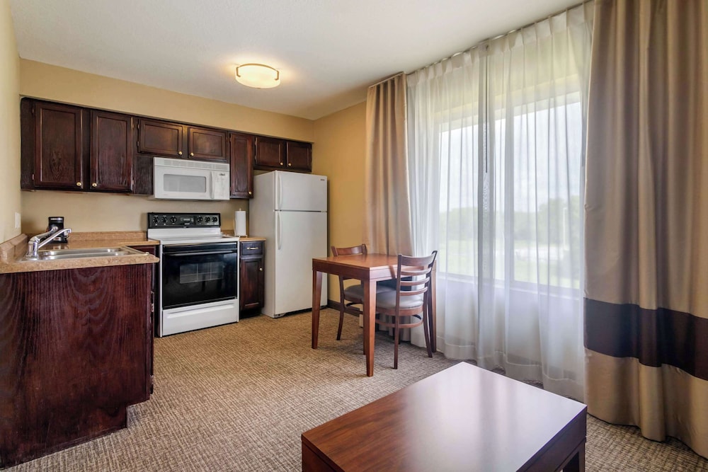 Comfort Inn & Suites Pittsburg KS - photo 25