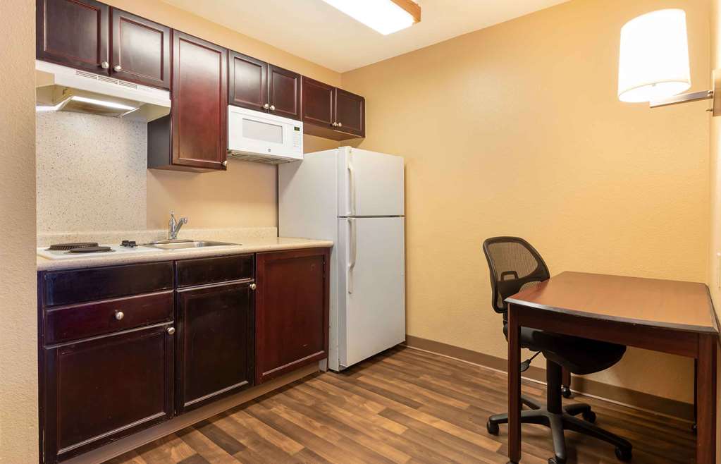 Extended Stay America Suites Dallas Plano - photo 12