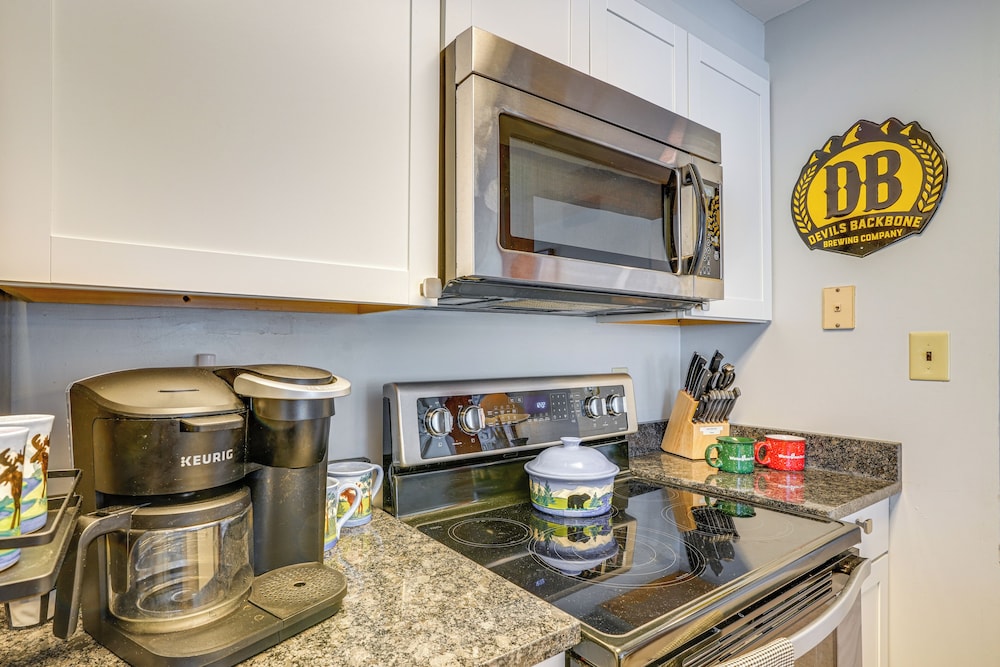 Wintergreen Resort Condo: Deck & Golf Course Views - photo 10