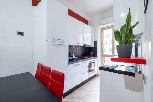 Colosseo Roma color's — 4-Star Luxury Hotel in Rome, Italy