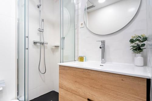 3 bedrooms 2 bathrooms furnished Salamanca Stylish MintyStay in Madrid, Spain