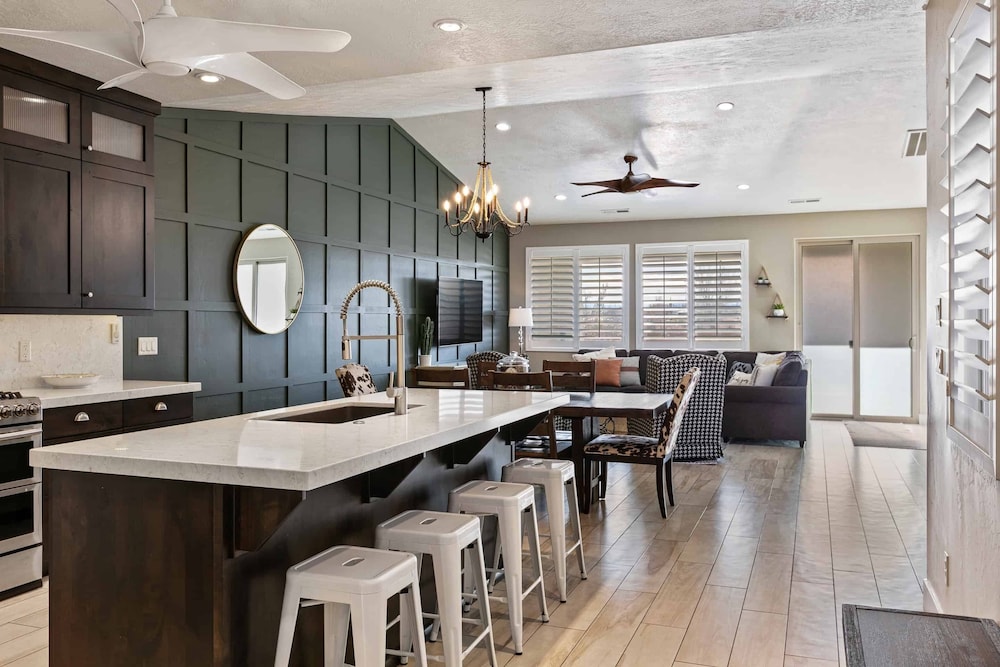 Desert Moose #75 by RedAwning — 4-Star Luxury Hotel in Ivins, United States