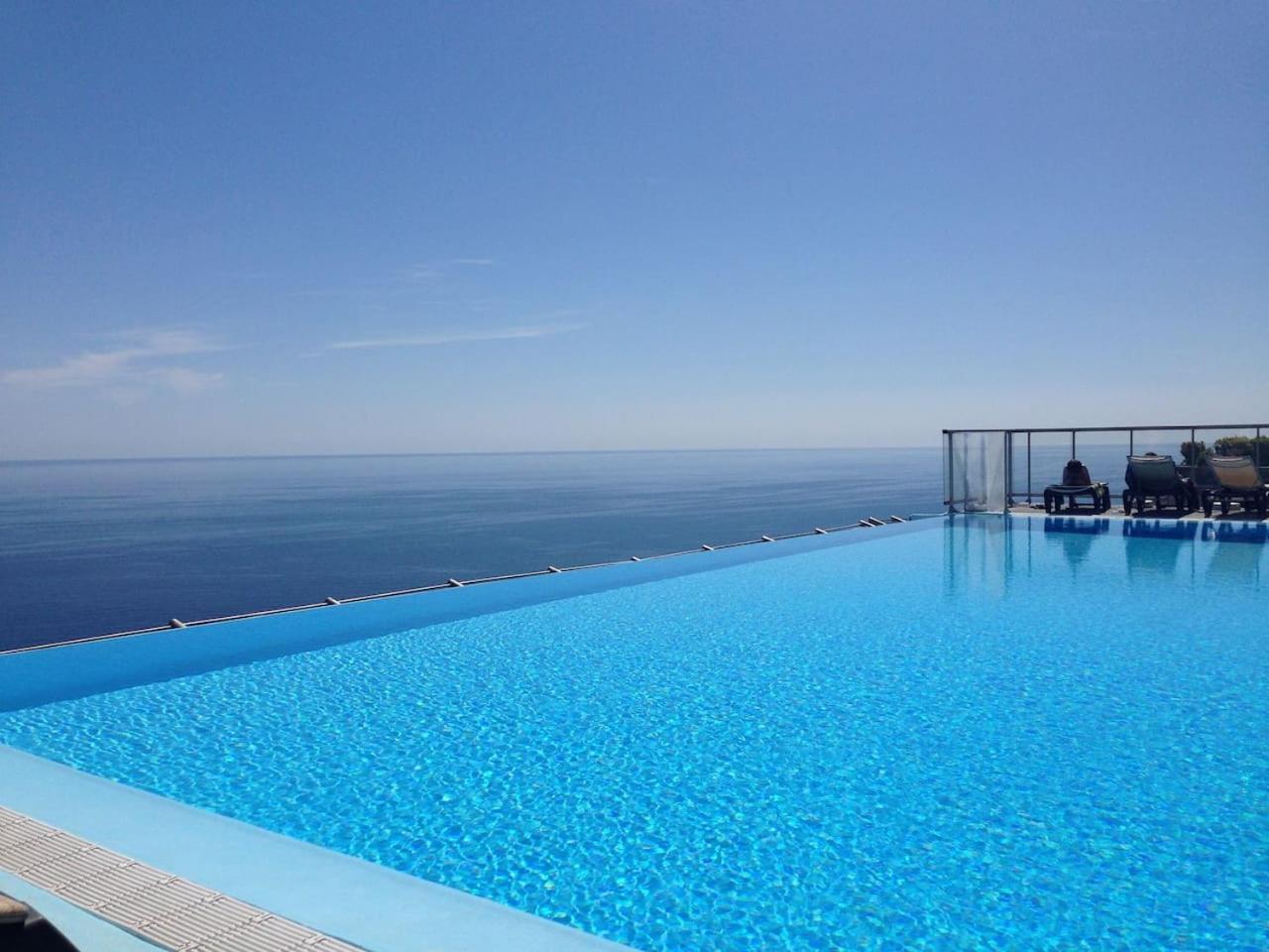 Viangella Dramatic Sea View Top Floor 2km To Monaco — 4-Star Luxury Hotel in Cap-D'ail, France