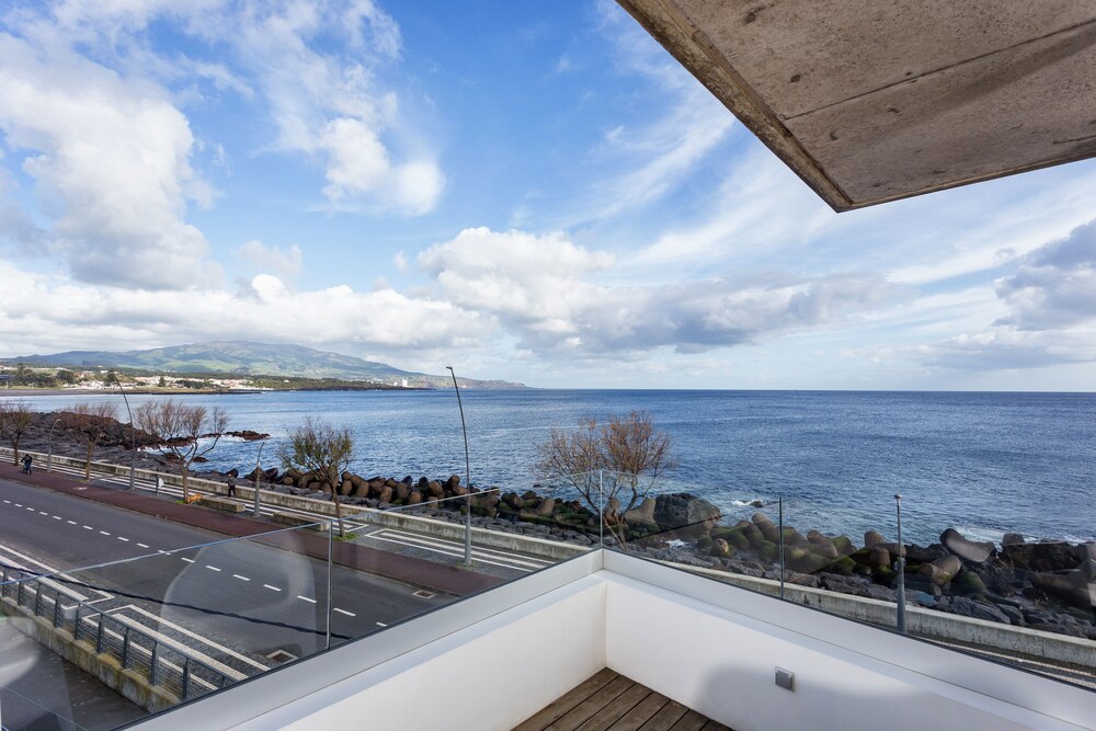 Azores Villas Sun Villa — 4-Star Luxury Hotel in Ponta Delgada, Portugal