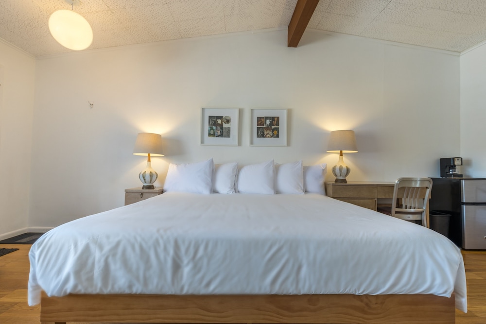 The Grayhaven Motel - photo 4