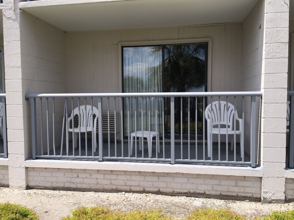 Admiral Motor Inn - photo 22
