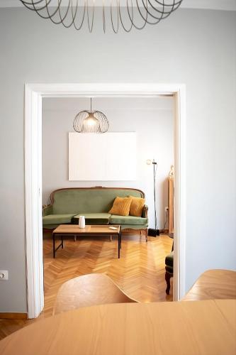 Apartment Vresthenis — 4-Star Luxury Hotel in Athens, Greece