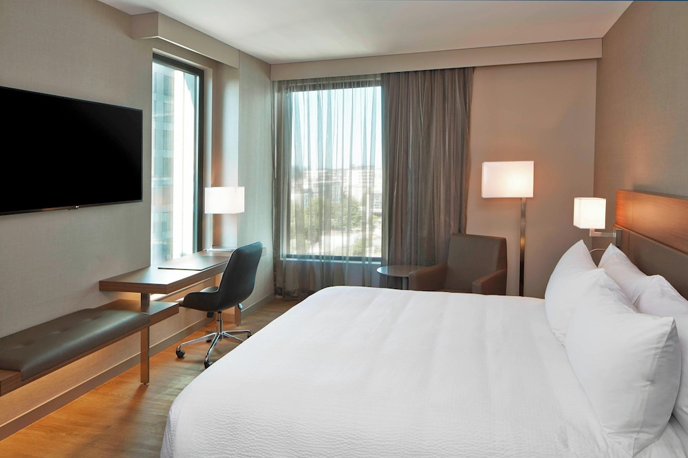 AC Hotel by Marriott Seattle Bellevue Downtown - photo 14