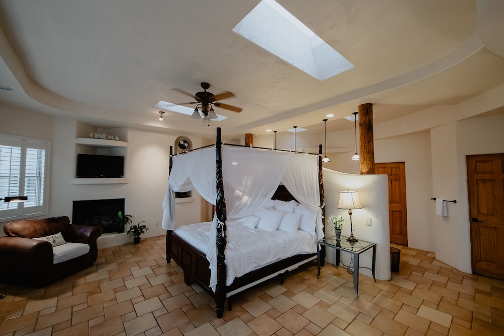 Hacienda Del Avion — Bisbee