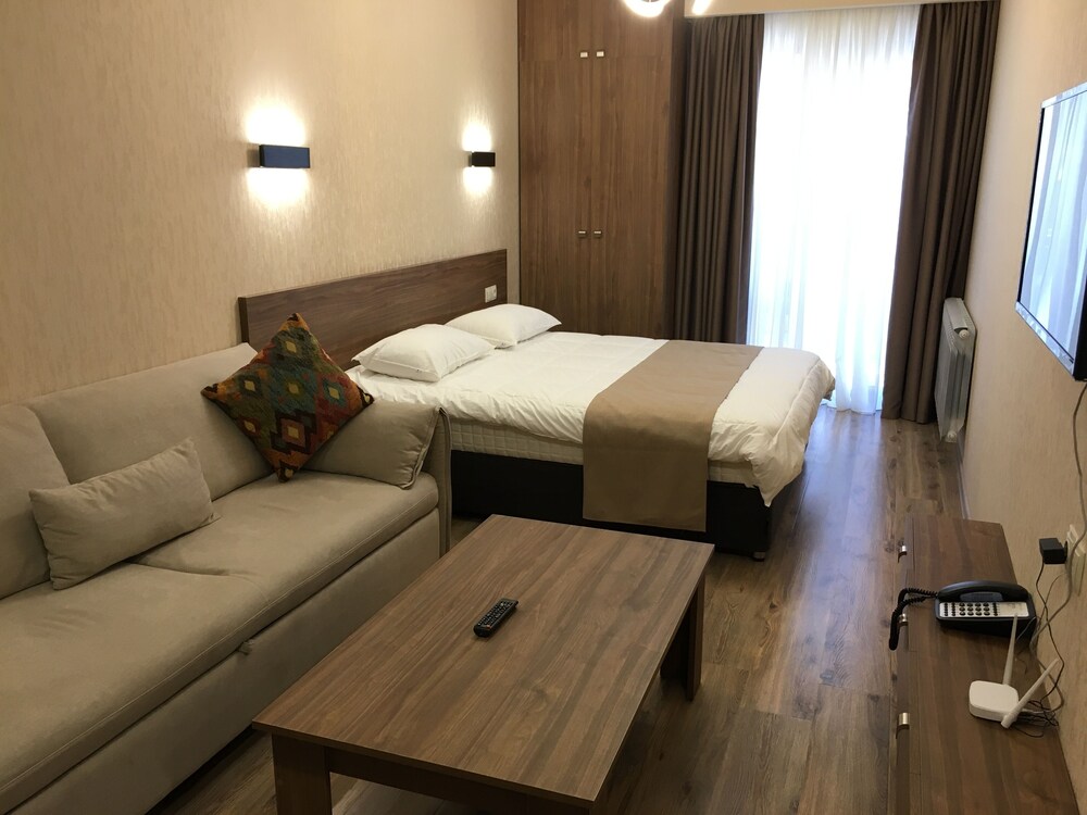 Crystal Resort — hotel in Bakuriani