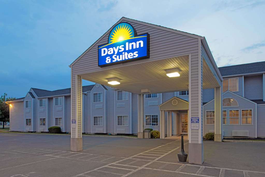 Days Inn & Suites by Wyndham Spokane Airport Airway Heights - featured photo