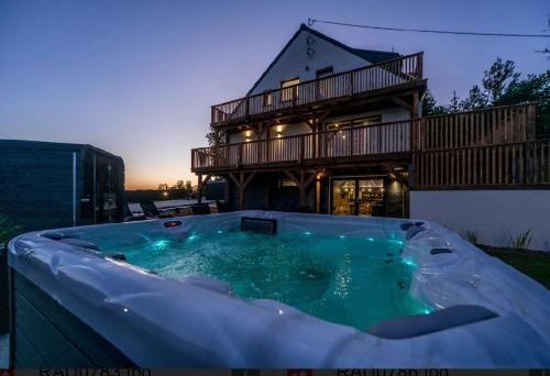 Nini House Dunajek — 4-Star Luxury Hotel in Wronki, Poland