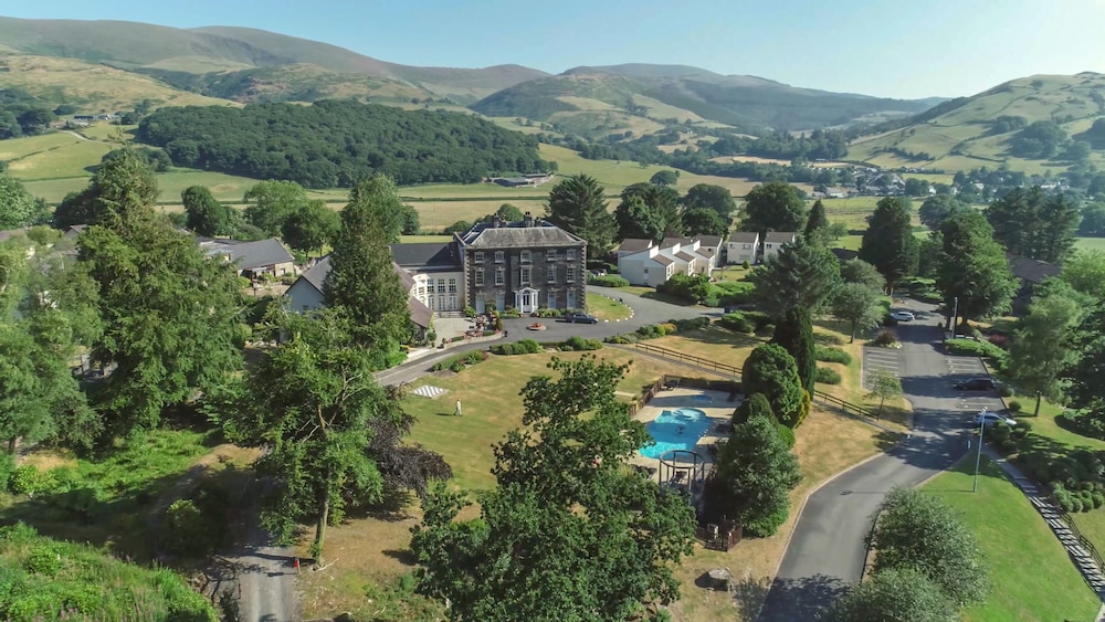 Macdonald Plas Talgarth Holiday Resort — hotel in Machynlleth
