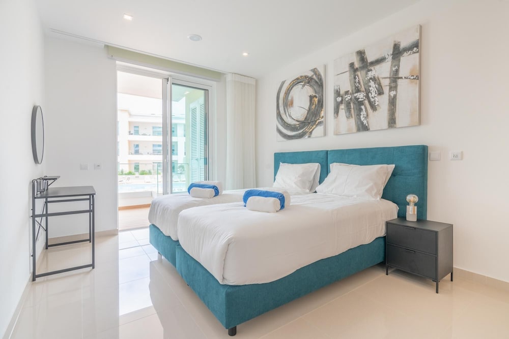 New Modern Lagos 3 Bedroom apartment by Ideal Homes — 4-Star Luxury Hotel in Lagos, Portugal