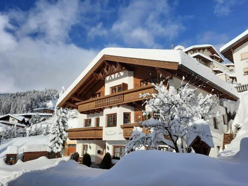 Haus Vogelweide — 4-Star Luxury Hotel in Serfaus, Austria
