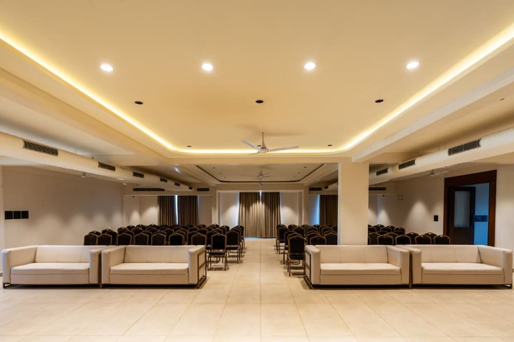 AVM Elite Suites Malur — hotel in Malur