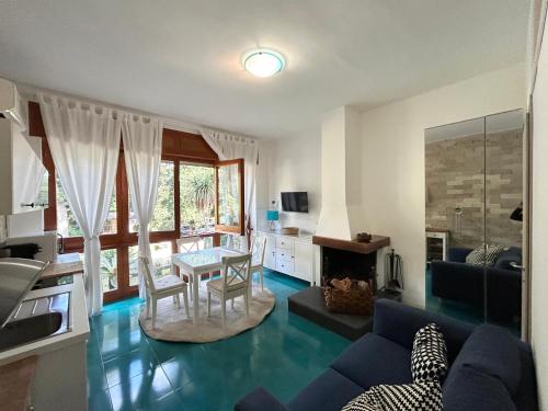 Casa Iaia — 4-Star Luxury Hotel in Naples, Italy