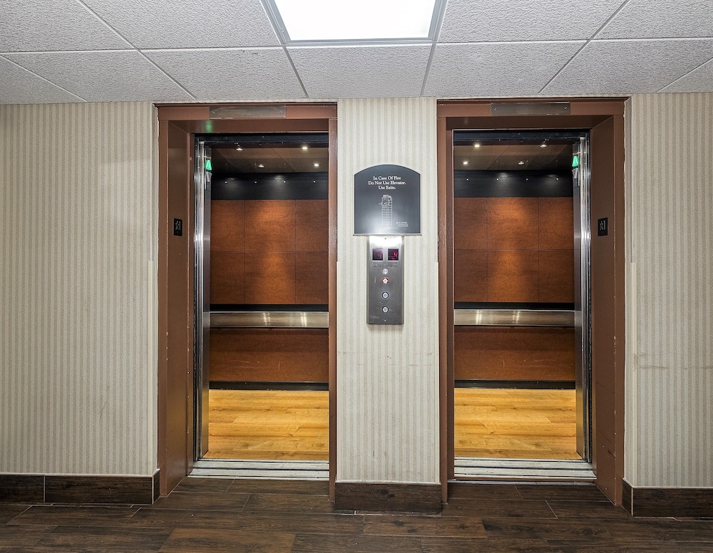 Red Roof Inn Hartford New Britain - photo 4