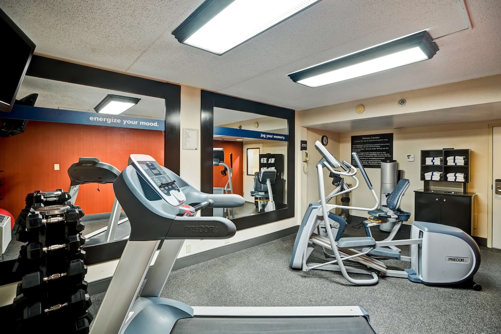 Hampton Inn Norfolk Naval Base - photo 29