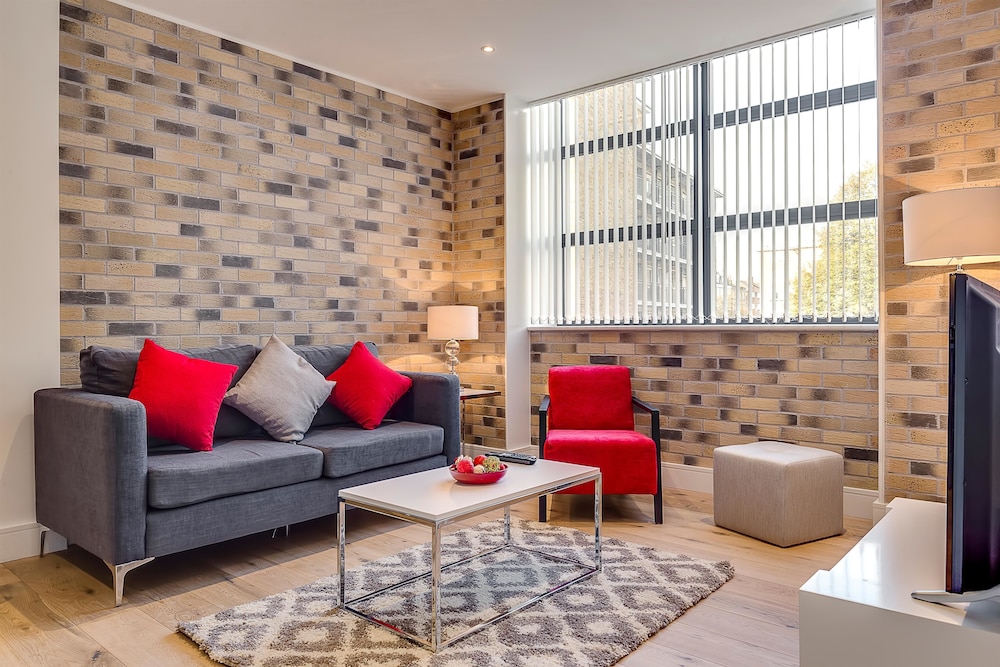 Carlow House By Skyline — 4-Star Luxury Hotel in London, United Kingdom