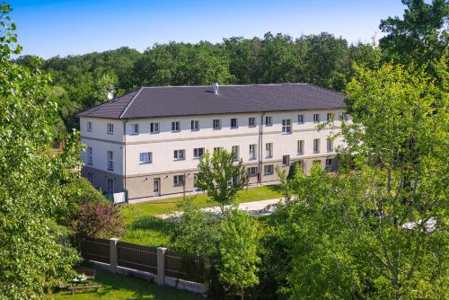 Penzion Lesni — hotel in Milovice