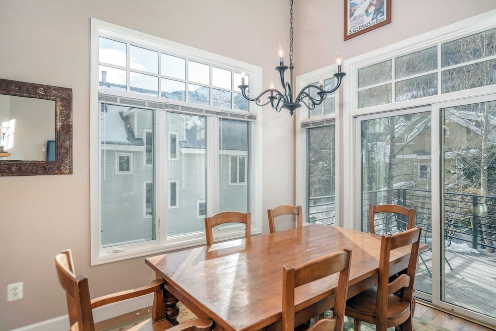 Bachman Village 14 by Avantstay Close To Town & The Slopes w Hot Tub Permit#12038 - photo 21