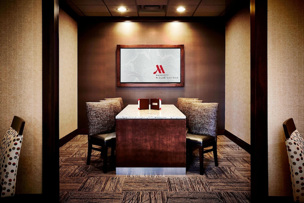 Columbus Airport Marriott - photo 39
