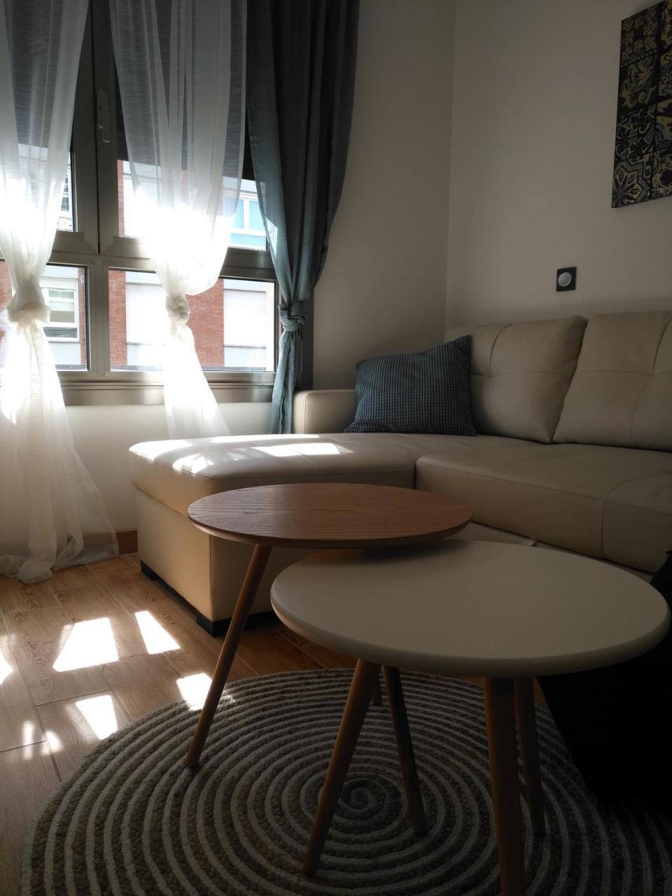 Apartamento Playa Poniente — 4-Star Luxury Hotel in Gijon, Spain