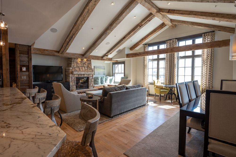 Three Bedroom Mountain Chic 6th Floor Penthouse with Amazing View 3 Condo No Cleaning Fee by RedAwning — 4-Star Luxury Hotel in Crested Butte, United States