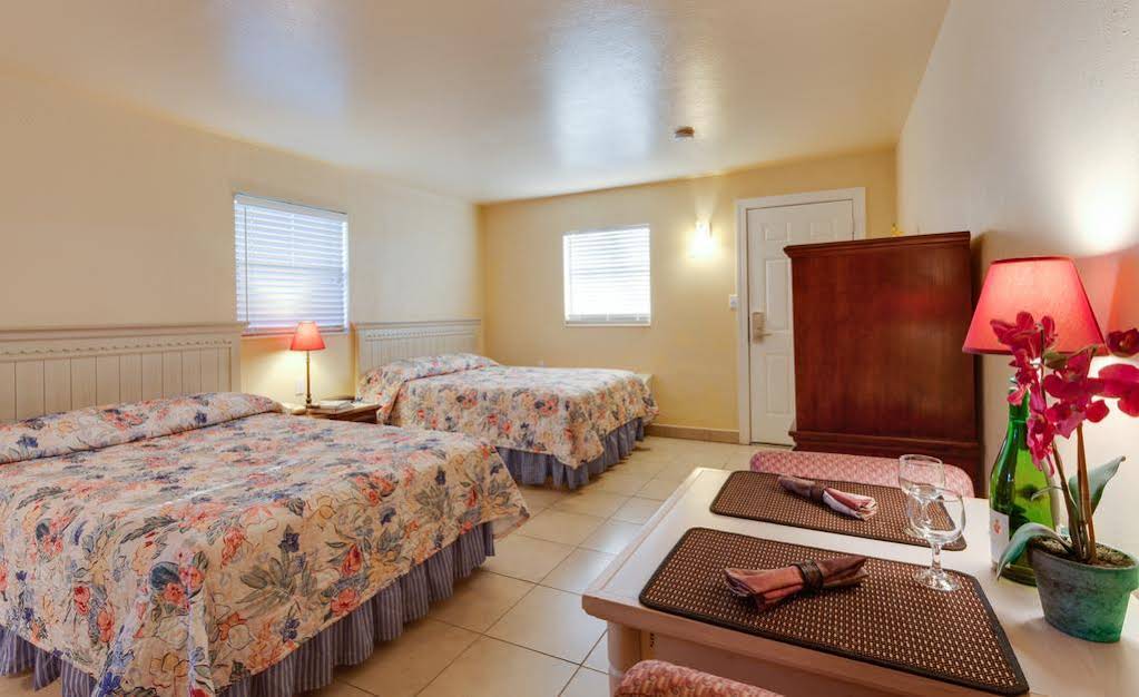 Fountain Cottages Inn - photo 21