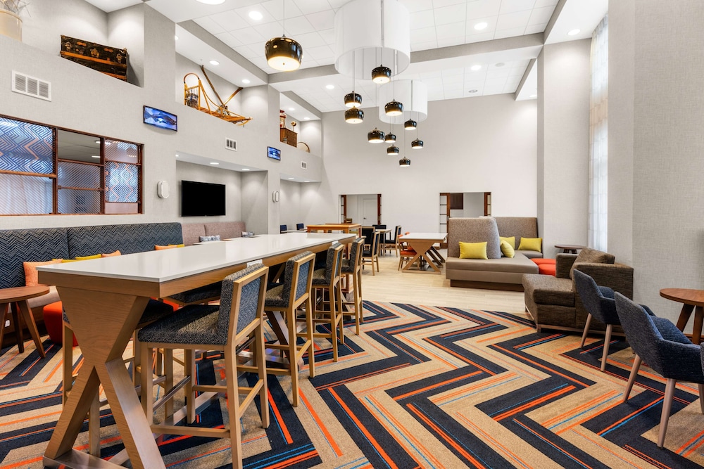 Hampton Inn & Suites Fairbanks - photo 3