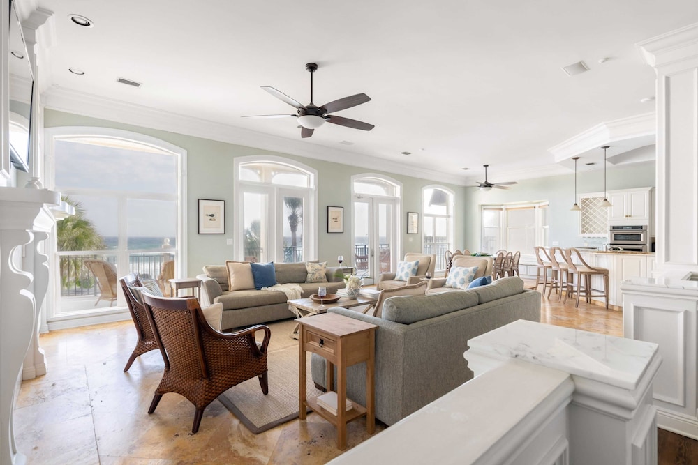 Promenade by Avantstay Beach Front Mansion w Breathtaking Views & Pool - photo 6