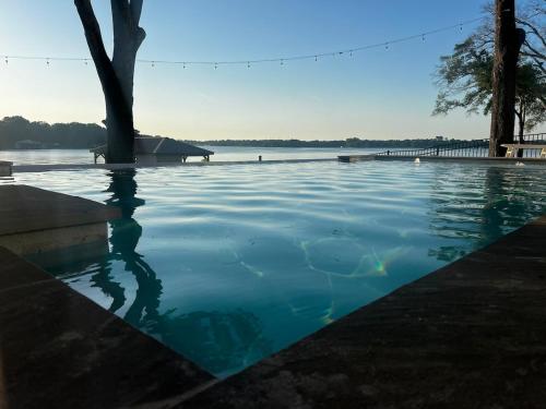 Retreat on Lake Athens in Athens, United States