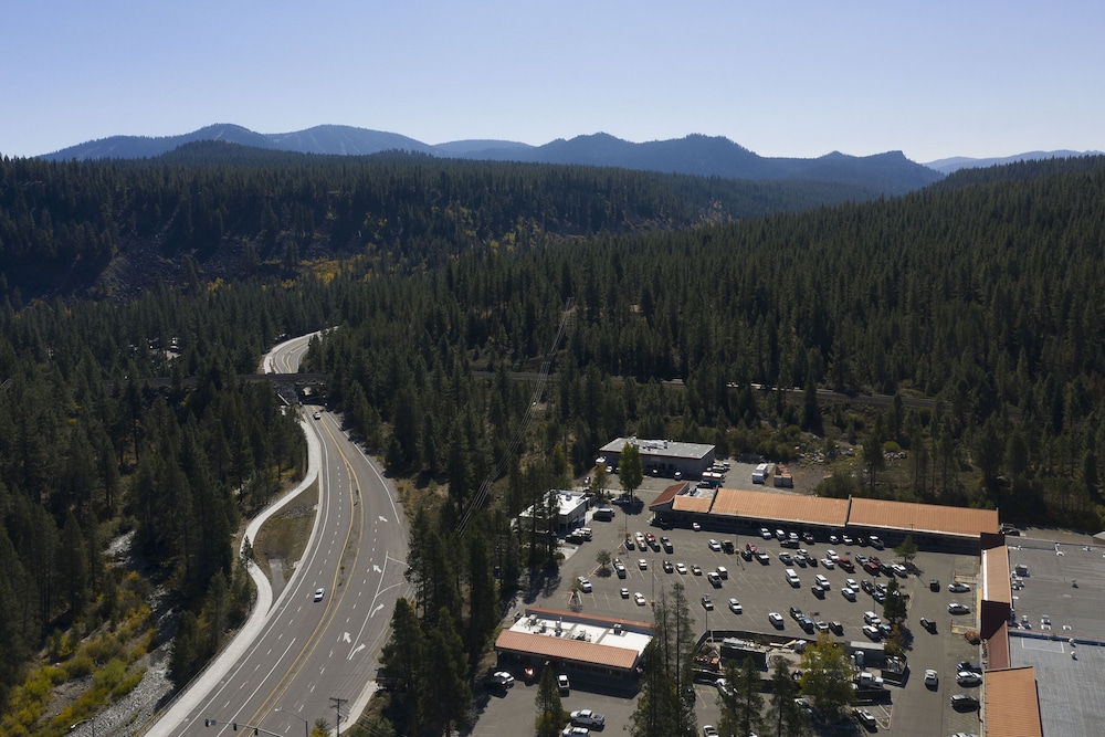 The Inn at Truckee - photo 40