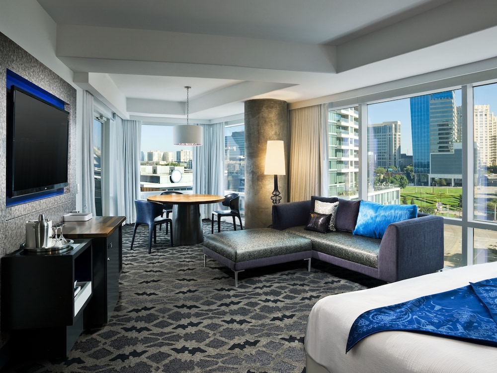 W Dallas - photo 16
