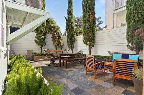 Garden District 3BD 2BA Parking Stylish & Unique in New Orleans, United States