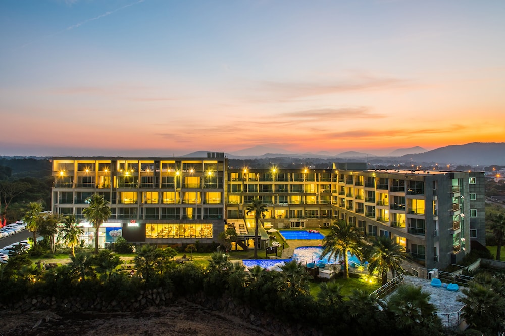 The Four Graces Resort — hotel in Seogwipo