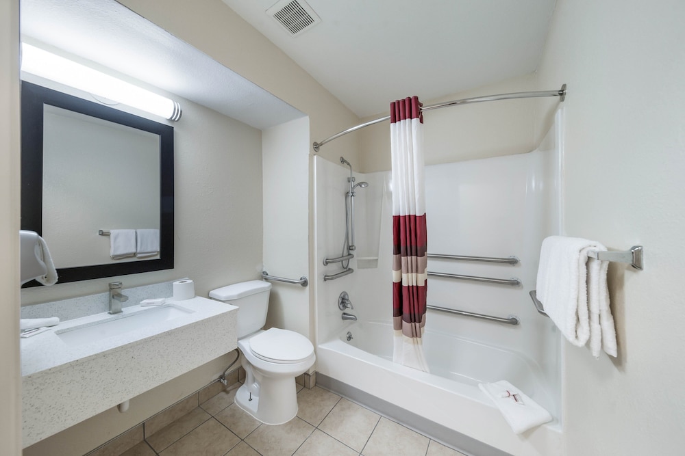 Red Roof Inn & Suites Denton - photo 20
