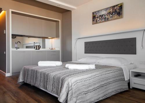 Onyx Palace DeLux