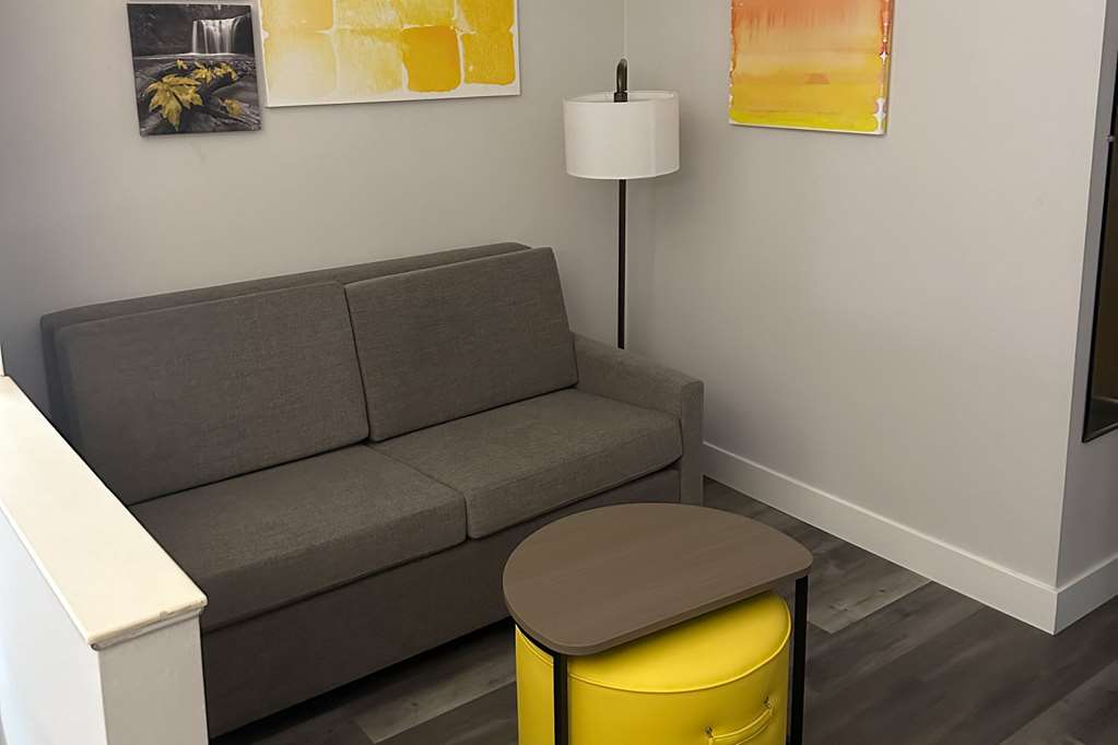 Comfort Suites Clackamas - photo 18
