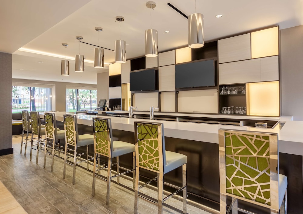 DoubleTree by Hilton Hotel & Suites Houston by the Galleria - photo 46