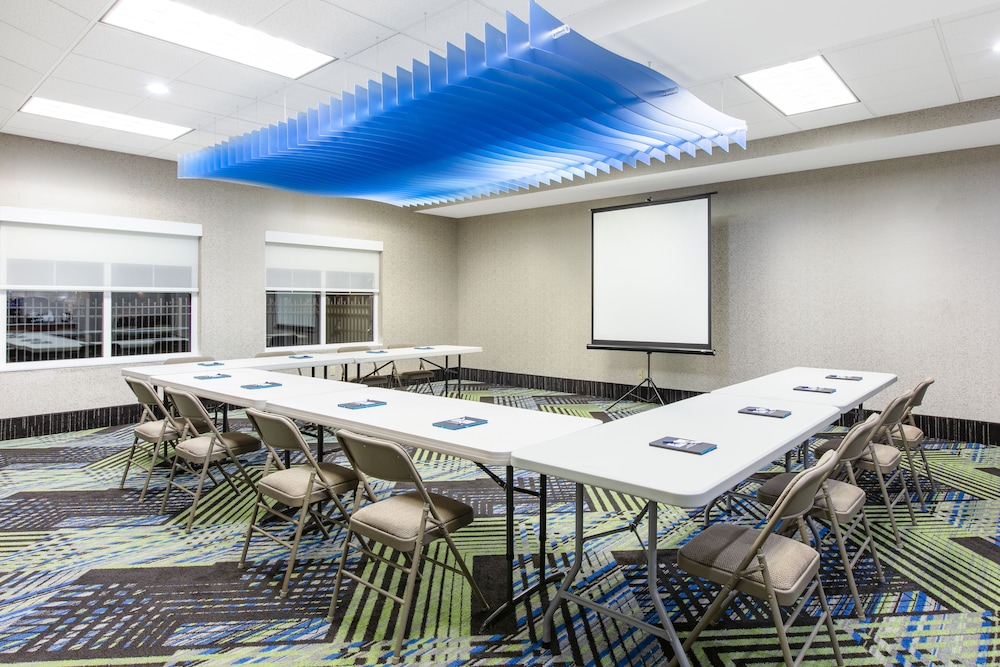 Holiday Inn Express Hotel & Suites Seaside Convention Center by IHG - photo 62