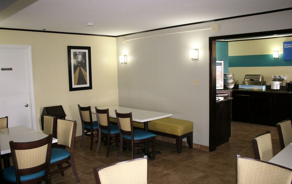Bristol Arcadia Inn - photo 33