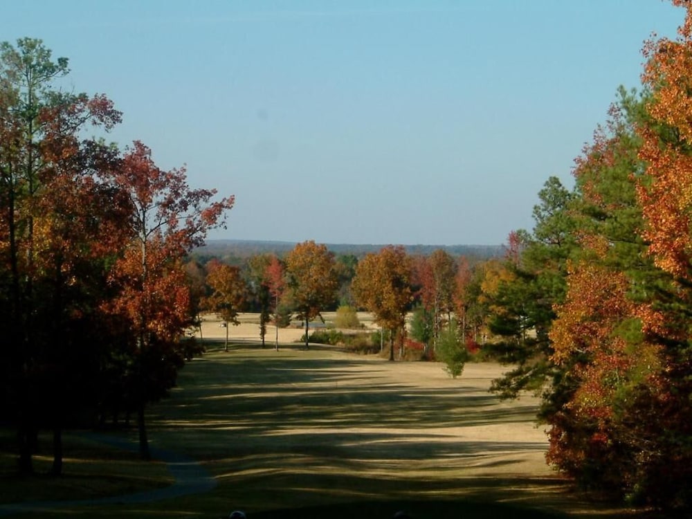 The Golf Inn at QC Resort and RV - photo 25