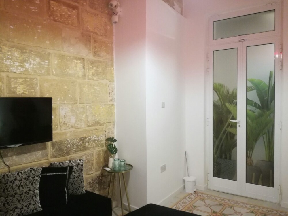 Squadron Base — Luqa — photo 5