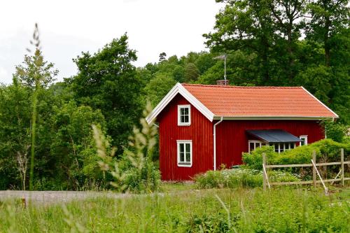 Anfasteröd Gårdsvik Sjöstugan — Ljungskile — photo 3