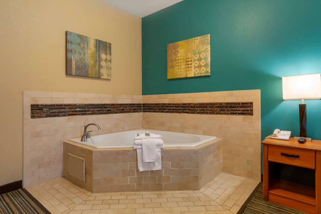 Best Western Governors Inn & Suites - photo 18