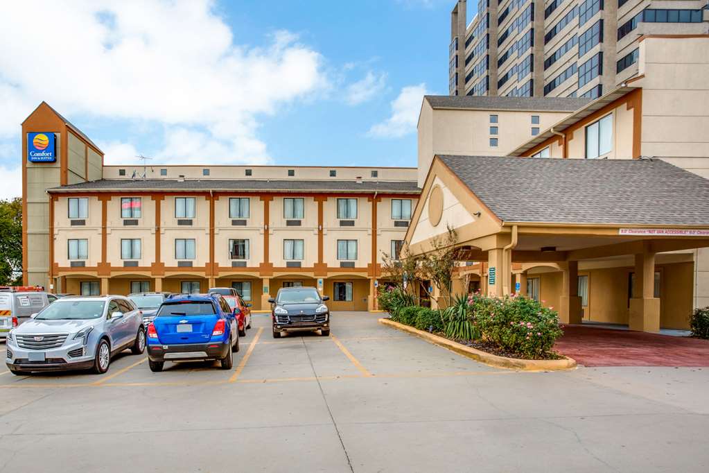 Comfort Inn & Suites Love Field Dallas Market Center - photo 3