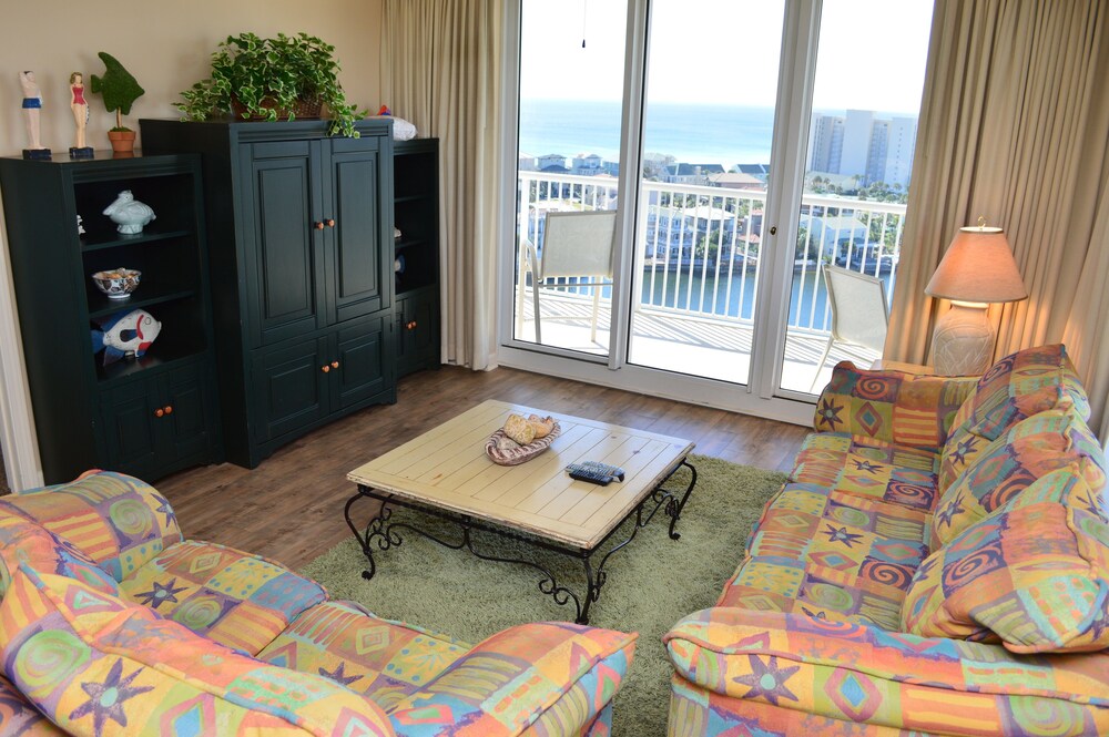 Pelican Beach Resort - photo 18
