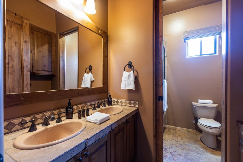 Westland by Avantstay Desert Oasis w Mountain View Pool & Basketball Court Scottsdale - photo 22